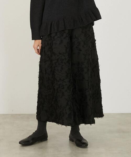 LOGEMENT DE CLAIRE(ロジュモンドクレール)の「【LOURMARIN】フリンジジャガードキュロットパンツ(その他パンツ・レディース・ブラック・2)」の1枚目の写真