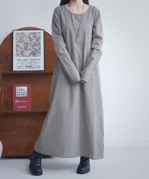 MAISON DE THERESE(メゾン ド テレーズ)の「ギンガムチェック長袖ロングワンピース(ワンピース・レディース・ブラック/ブラウン・FREE)」の4枚目の写真