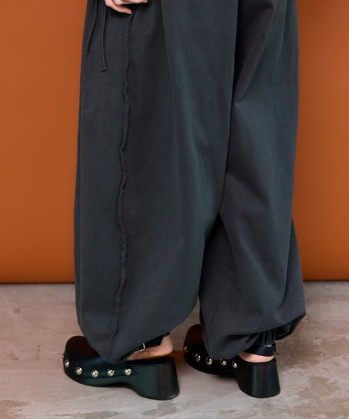 MAISON SPECIAL(メゾンスペシャル)の「Volume Studded Wood Clogs/ボリュームスタッズウッドサボ(その他シューズ・レディース・ライム/ピンク/ブラック・38/37/36)」の19枚目の写真
