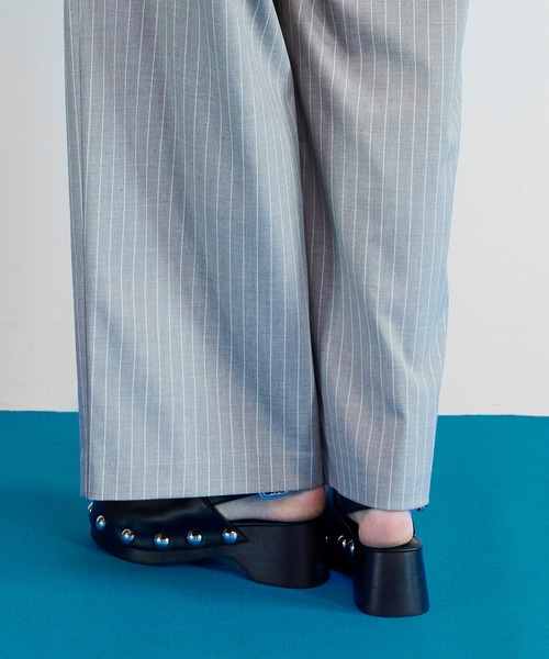 MAISON SPECIAL(メゾンスペシャル)の「Volume Studded Wood Clogs/ボリュームスタッズウッドサボ(その他シューズ・レディース・ライム/ピンク/ブラック・38/37/36)」の20枚目の写真