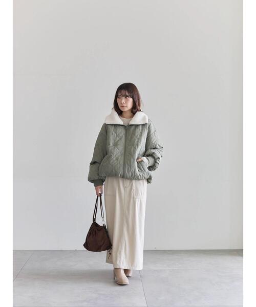 Samansa Mos2 blue（サマンサモスモスブルー）の「衿ボアキルトジャケット（ノーカラージャケット・レディース・ライトベージュ/カーキ/ブラック・F）」の17枚目の写真