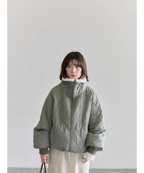 Samansa Mos2 blue（サマンサモスモスブルー）の「衿ボアキルトジャケット（ノーカラージャケット・レディース・ライトベージュ/カーキ/ブラック・F）」の18枚目の写真