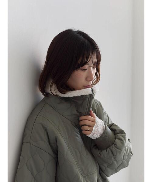 Samansa Mos2 blue（サマンサモスモスブルー）の「衿ボアキルトジャケット（ノーカラージャケット・レディース・ライトベージュ/カーキ/ブラック・F）」の20枚目の写真