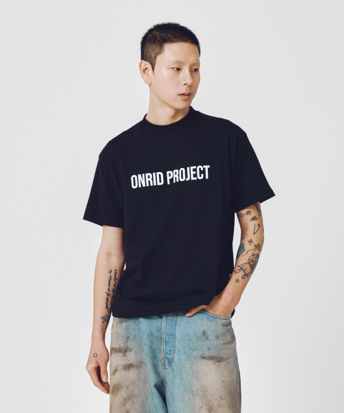ONRIDPROJECT(オンリードプロジェクト)の「ビッグロゴTシャツ - ブラック(Tシャツ/カットソー・メンズ・その他・FREE)」の1枚目の写真