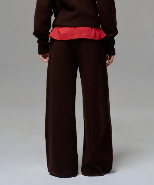 ERA(エラ)の「WOMEN CASHMERE BLEND RELAXED KNIT SWEATPANTS - DARK BROWN(スウェットパンツ・レディース・ダークブラウン・OS)」の3枚目の写真