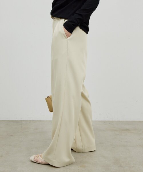 GALLARDAGALANTE（ガリャルダガランテ）の「【美シルエット】【手洗い可】タックワイドパンツ２（その他パンツ・レディース・オフホワイト/ブラック/グレー系その他・0/1）」の5枚目の写真
