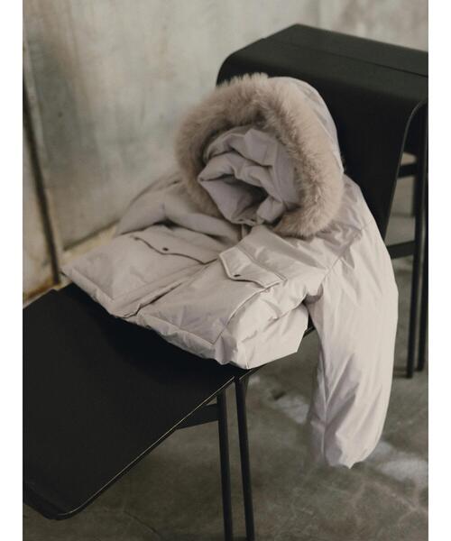 Te chichi（テチチ）の「【宮本茉由着用】フードショートダウンジャケット（ノーカラージャケット・レディース・シルバーグレー/カーキ/ブラック・F）」の6枚目の写真