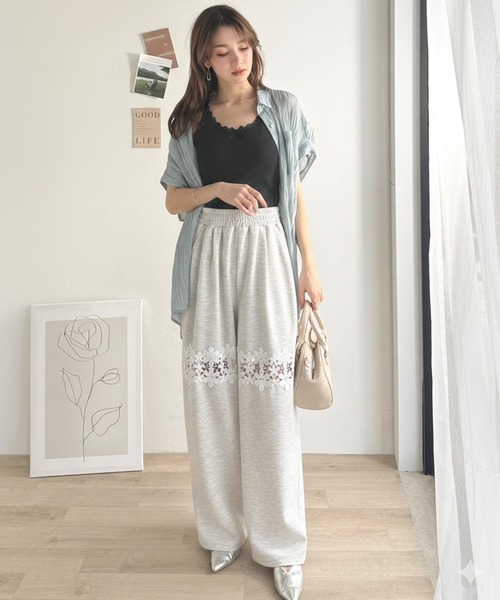 mily bilet(ミウィビレット)の「【mily bilet】これ1枚で、インナー悩みから解放!ガーリー派さん必見の バイカラーテレコ レースタンクトップ(カップ付)(タンクトップ・レディース・ベージュ/ブラック/アイボリー/チャコールグレー・LARGE/MEDIUM/SMALL/X-LARGE)」の21枚目の写真