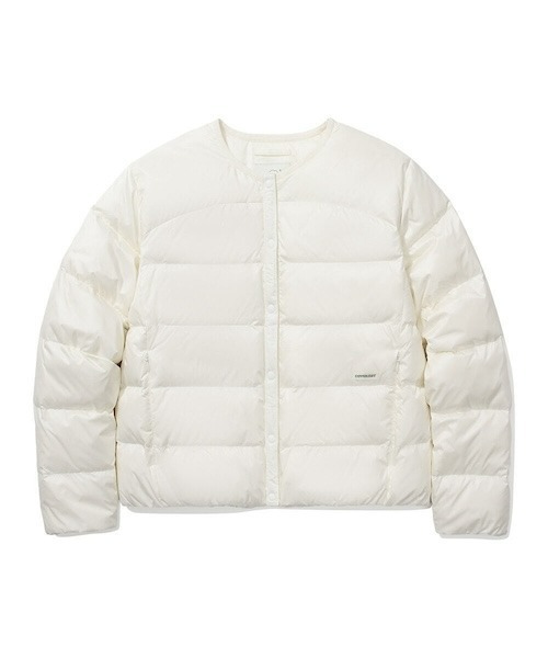 COVERNAT（カバーナット）の「RDS WOMEN'S COVERLITE COLLARLESS DOWN JUMPER（ダウンジャケット/コート・レディース・ライトブルー/アイボリー・MEDIUM/SMALL）」の2枚目の写真