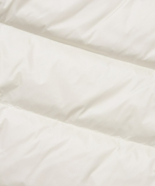 COVERNAT（カバーナット）の「RDS WOMEN'S COVERLITE COLLARLESS DOWN JUMPER（ダウンジャケット/コート・レディース・ライトブルー/アイボリー・MEDIUM/SMALL）」の12枚目の写真
