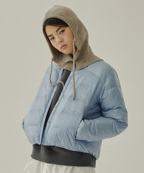 COVERNAT（カバーナット）の「RDS WOMEN'S COVERLITE COLLARLESS DOWN JUMPER（ダウンジャケット/コート・レディース・ライトブルー/アイボリー・MEDIUM/SMALL）」の5枚目の写真