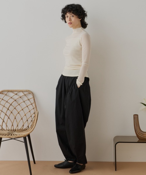 Libra Cue（リブラ キュー）の「シアータートルカットソー（Tシャツ/カットソー・レディース・ブラック/アイボリー・FREE）」の7枚目の写真