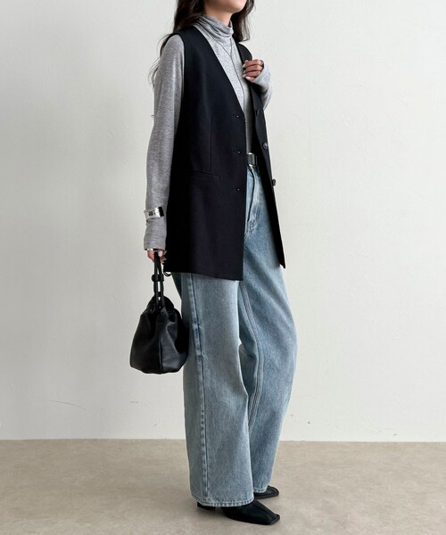 fredy emue（フレディエミュ）の「【セットアップ対応】パウダリーツイルベルト付きジレ（ベスト・レディース・ブラック/ベージュ・38）」の20枚目の写真