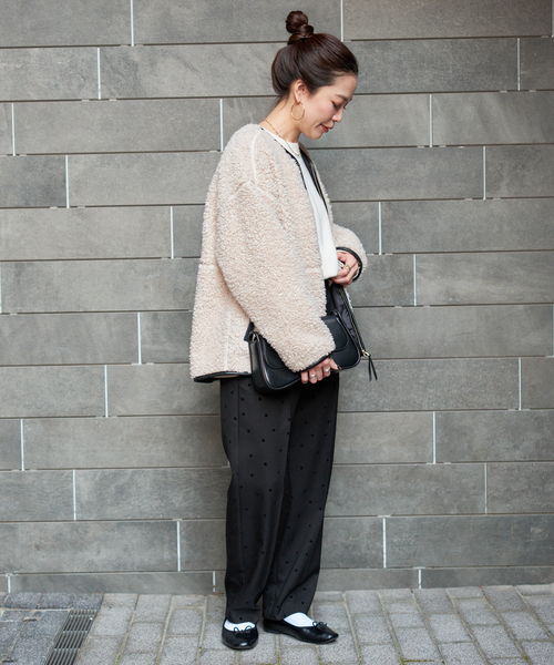 B.C STOCK（ベーセーストック）の「《追加》《S/Mサイズ展開》ボアパイピングブルゾン2（ブルゾン・レディース・アイボリー/ブラック・MEDIUM/SMALL）」の4枚目の写真