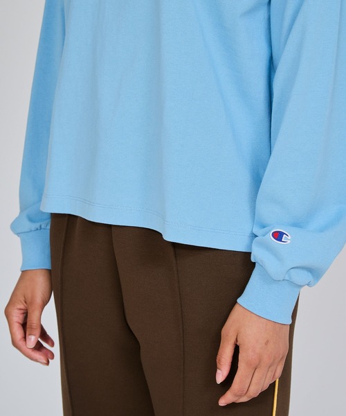 Champion(チャンピオン)の「【Champion/チャンピオン】レディース ロングスリーブTシャツ(Tシャツ/カットソー・レディース・グレイッシュブルー/ブラック系その他/ブラウン系/モスグリーン/ホワイト・LARGE/MEDIUM)」の7枚目の写真