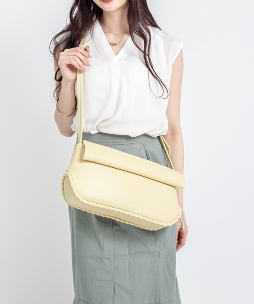 ADD CULUMN（アドカラム）の「【ADD CULUMN/アドカラム】ショルダーバッグ ROLLA OBLONG M STITCH（ショルダーバッグ・レディース・ライトイエロー/アイボリー/ブラック・FREE）」の3枚目の写真