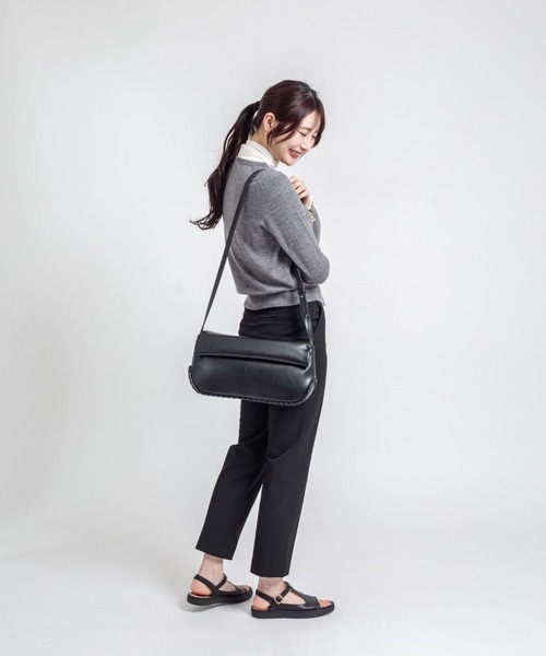 ADD CULUMN（アドカラム）の「【ADD CULUMN/アドカラム】ショルダーバッグ ROLLA OBLONG M STITCH（ショルダーバッグ・レディース・ライトイエロー/アイボリー/ブラック・FREE）」の10枚目の写真
