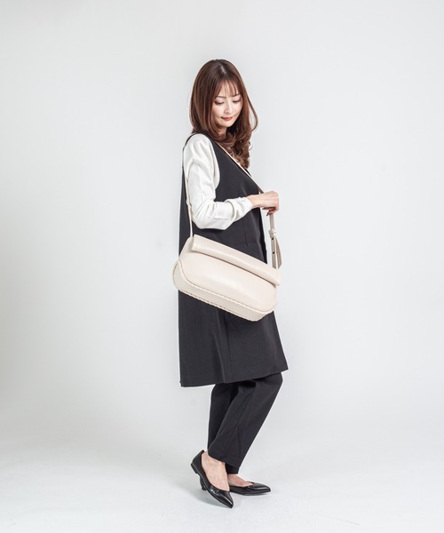 ADD CULUMN（アドカラム）の「【ADD CULUMN/アドカラム】ショルダーバッグ ROLLA OBLONG M STITCH（ショルダーバッグ・レディース・ライトイエロー/アイボリー/ブラック・FREE）」の21枚目の写真
