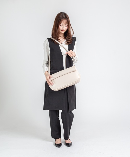 ADD CULUMN（アドカラム）の「【ADD CULUMN/アドカラム】ショルダーバッグ ROLLA OBLONG M STITCH（ショルダーバッグ・レディース・ライトイエロー/アイボリー/ブラック・FREE）」の22枚目の写真