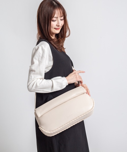 ADD CULUMN（アドカラム）の「【ADD CULUMN/アドカラム】ショルダーバッグ ROLLA OBLONG M STITCH（ショルダーバッグ・レディース・ライトイエロー/アイボリー/ブラック・FREE）」の18枚目の写真