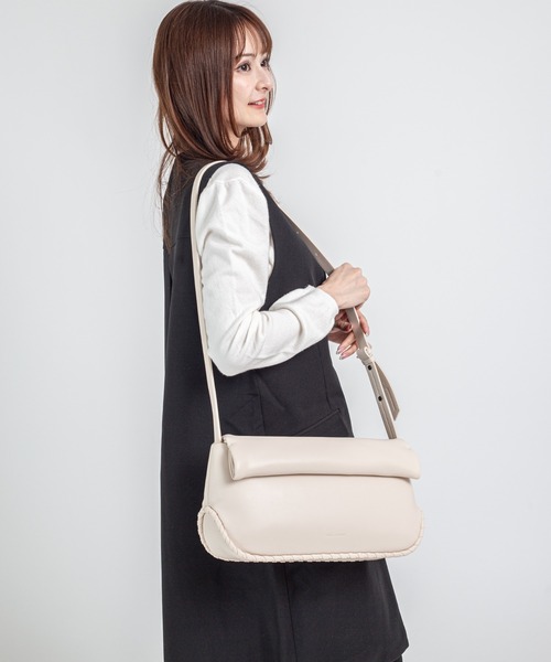 ADD CULUMN（アドカラム）の「【ADD CULUMN/アドカラム】ショルダーバッグ ROLLA OBLONG M STITCH（ショルダーバッグ・レディース・ライトイエロー/アイボリー/ブラック・FREE）」の19枚目の写真