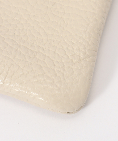 La TOTALITE（ラトータリテ）の「AULENTTI/オウレンティ レザーフラグメントケース（その他小物・レディース・キャメル/ブラック/アイボリー・FREE）」の16枚目の写真