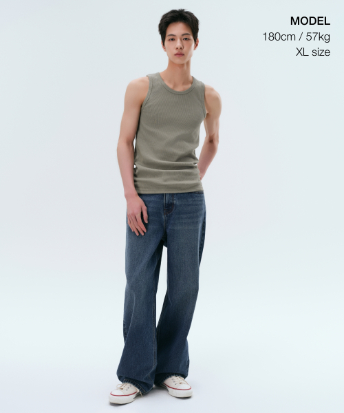 MUSINSA STANDARD（ムシンサスタンダード）の「エッセンシャルタンクトップ [ダスティカーキ]（Tシャツ/カットソー・メンズ・その他・SMALL/MEDIUM/LARGE/X-LARGE/XX-LARGE/XXX-LARGE）」の2枚目の写真