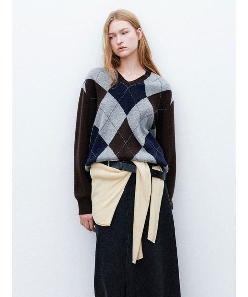 ATELIER NAIN(アトリエナイン)の「WOOL BLENDED ARGYLE V-NECK KNIT(T-7104)(ニット/セーター・レディース・ブラウン/グレー・FREE)」の3枚目の写真