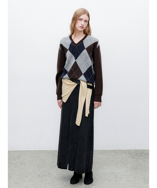 ATELIER NAIN(アトリエナイン)の「WOOL BLENDED ARGYLE V-NECK KNIT(T-7104)(ニット/セーター・レディース・ブラウン/グレー・FREE)」の4枚目の写真