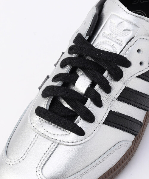 FREAK'S STORE（フリークスストア）の「限定展開 adidas/アディダス SAMBA OG W/サンバ OG ウィメンズ[23.0~25.0cmサイズ展開]（スニーカー・レディース・シルバー・25.0cm/24.5cm/23.0cm/23.5cm/24.0cm）」の3枚目の写真