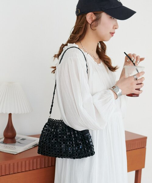 DISCOAT(ディスコート)の「ビジューミニショルダーバッグ(ショルダーバッグ・レディース・ブラック/シルバー・FREE)」の1枚目の写真