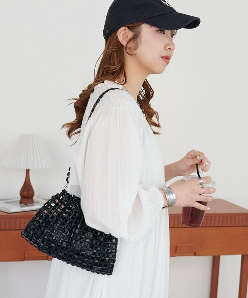 DISCOAT(ディスコート)の「ビジューミニショルダーバッグ(ショルダーバッグ・レディース・ブラック/シルバー・FREE)」の4枚目の写真