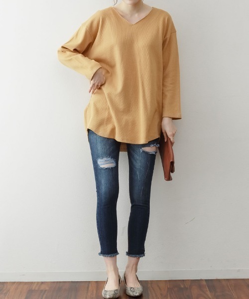 aity(アイティ)の「M-5L オーバーサイズ ワッフルVネックロンT 夏服(Tシャツ/カットソー・レディース・ネイビー/ホワイト/パープル/杢グレー/カーキ/ブラック・LL~3L/M~L/4L~5L)」の9枚目の写真