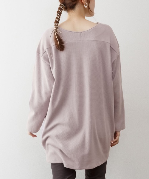 aity(アイティ)の「M-5L オーバーサイズ ワッフルVネックロンT 夏服(Tシャツ/カットソー・レディース・ネイビー/ホワイト/パープル/杢グレー/カーキ/ブラック・LL~3L/M~L/4L~5L)」の20枚目の写真