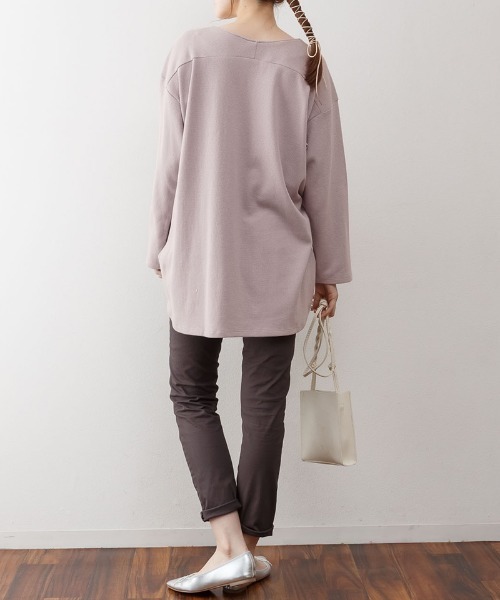 aity(アイティ)の「M-5L オーバーサイズ ワッフルVネックロンT 夏服(Tシャツ/カットソー・レディース・ネイビー/ホワイト/パープル/杢グレー/カーキ/ブラック・LL~3L/M~L/4L~5L)」の22枚目の写真