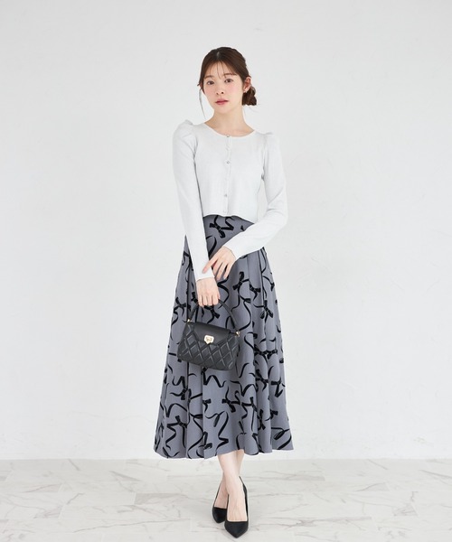tocco closet(トッコ クローゼット)の「【ZOZO限定】パール×ビジュー釦パワーショルダーラメカーディガン(カーディガン/ボレロ・レディース・ベビーピンク/シルバー/シャンパン・M)」の6枚目の写真