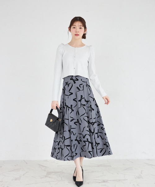 tocco closet(トッコ クローゼット)の「【ZOZO限定】パール×ビジュー釦パワーショルダーラメカーディガン(カーディガン/ボレロ・レディース・ベビーピンク/シルバー/シャンパン・M)」の7枚目の写真