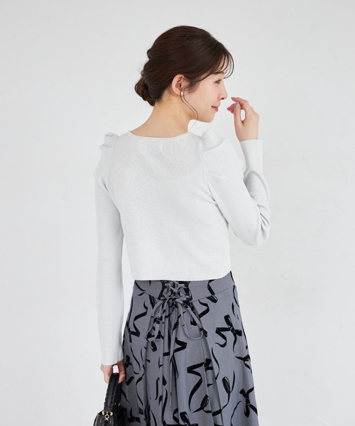 tocco closet(トッコ クローゼット)の「【ZOZO限定】パール×ビジュー釦パワーショルダーラメカーディガン(カーディガン/ボレロ・レディース・ベビーピンク/シルバー/シャンパン・M)」の12枚目の写真