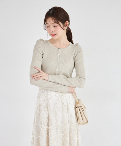 tocco closet(トッコ クローゼット)の「【ZOZO限定】パール×ビジュー釦パワーショルダーラメカーディガン(カーディガン/ボレロ・レディース・ベビーピンク/シルバー/シャンパン・M)」の22枚目の写真