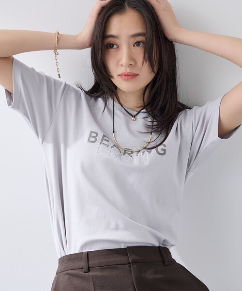 INDIVI(インディヴィ)の「【UVケア/選べるグラフィック】スムースジャージTシャツ(Tシャツ/カットソー・レディース・ホワイト系9/チャコール/ホワイト系その他/ホワイト/チャコールグレー/ホワイト系6/ライトグレー系/ライトグレー/ホワイト系1/ホワイト系その他6・38/34/15 /13/12/05/19)」の1枚目の写真