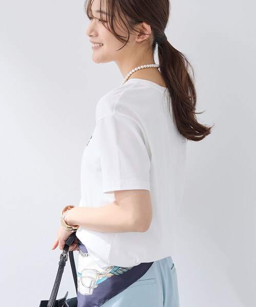 INDIVI(インディヴィ)の「【UVケア/選べるグラフィック】スムースジャージTシャツ(Tシャツ/カットソー・レディース・ホワイト系9/チャコール/ホワイト系その他/ホワイト/チャコールグレー/ホワイト系6/ライトグレー系/ライトグレー/ホワイト系1/ホワイト系その他6・38/34/15 /13/12/05/19)」の14枚目の写真