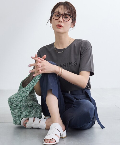 INDIVI(インディヴィ)の「【UVケア/選べるグラフィック】スムースジャージTシャツ(Tシャツ/カットソー・レディース・ホワイト系9/チャコール/ホワイト系その他/ホワイト/チャコールグレー/ホワイト系6/ライトグレー系/ライトグレー/ホワイト系1/ホワイト系その他6・38/34/15 /13/12/05/19)」の20枚目の写真