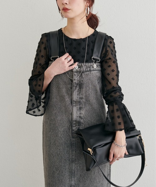 LARUTA（ラルータ）の「【LARUTA】[Yurie企画］フラワードット柄ジャガードシアーブラウス（シャツ/ブラウス・レディース・ブラック/アイボリー・FREE）」の2枚目の写真