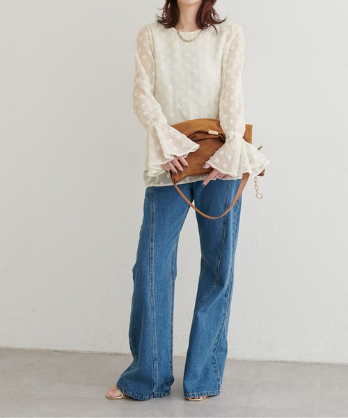 LARUTA（ラルータ）の「【LARUTA】[Yurie企画］フラワードット柄ジャガードシアーブラウス（シャツ/ブラウス・レディース・ブラック/アイボリー・FREE）」の6枚目の写真