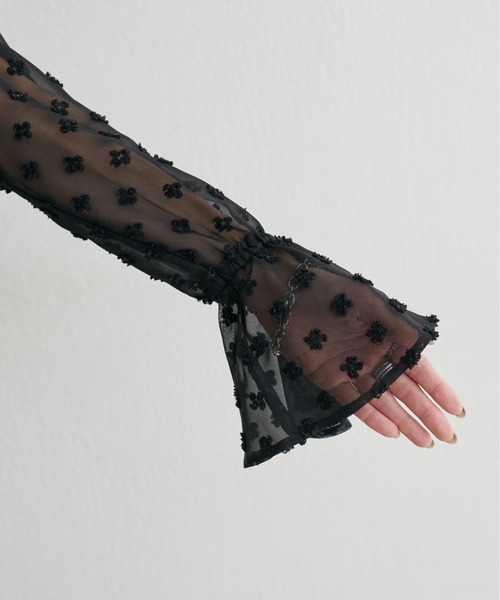 LARUTA（ラルータ）の「【LARUTA】[Yurie企画］フラワードット柄ジャガードシアーブラウス（シャツ/ブラウス・レディース・ブラック/アイボリー・FREE）」の21枚目の写真