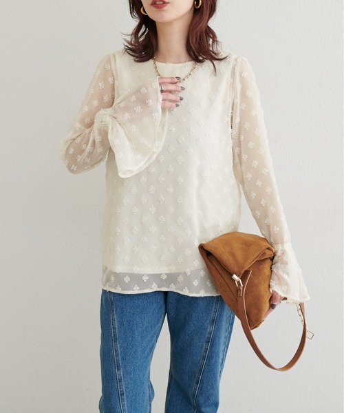 LARUTA（ラルータ）の「【LARUTA】[Yurie企画］フラワードット柄ジャガードシアーブラウス（シャツ/ブラウス・レディース・ブラック/アイボリー・FREE）」の4枚目の写真