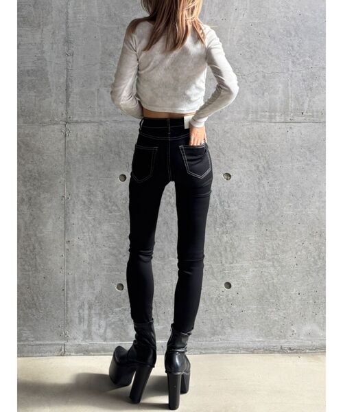 GYDA（ジェイダ）の「【WEB限定】【TINY低身長さん向け】HOOK ME UPギャザーショートトップス（Tシャツ/カットソー・レディース・オフホワイト/チャコールグレー・FREE）」の7枚目の写真