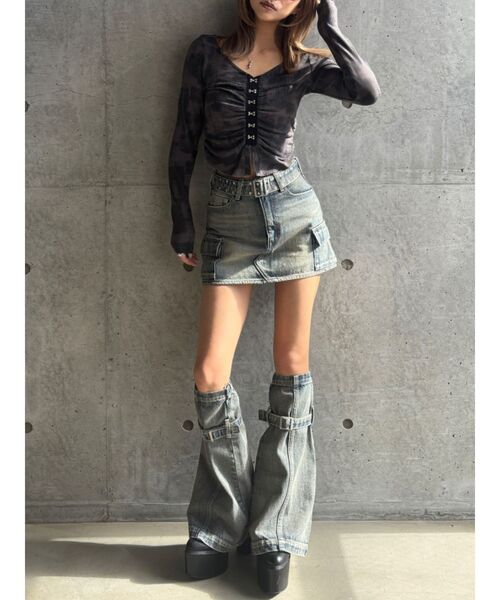 GYDA（ジェイダ）の「【WEB限定】【TINY低身長さん向け】HOOK ME UPギャザーショートトップス（Tシャツ/カットソー・レディース・オフホワイト/チャコールグレー・FREE）」の11枚目の写真