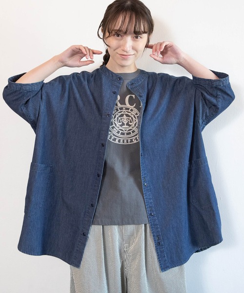 URCH RNA(アーチ アールエヌエー)の「B2936 アトリエチュニックハーフスリーブデニムシャツ(シャツ/ブラウス・レディース・ライトインディゴブルー/インディゴブルー・FREE)」の4枚目の写真