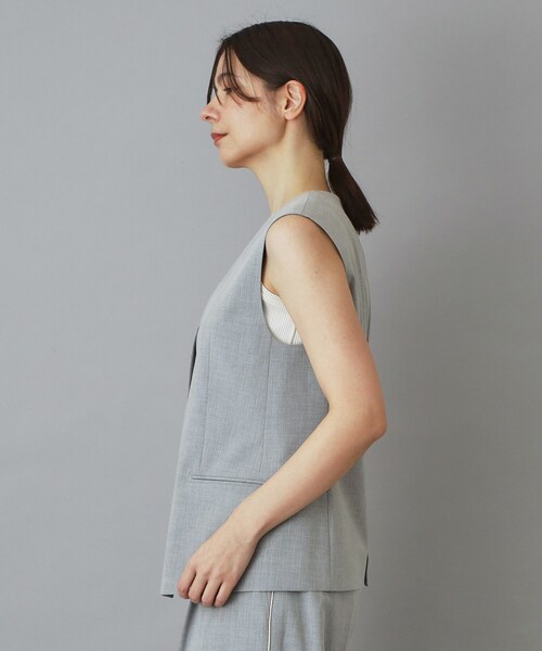 DRESSTERIOR(ドレステリア)の「2WAYトロピカル ストライプジレ(ベスト・レディース・ベージュ系2/グレー系2・38/36/34)」の4枚目の写真